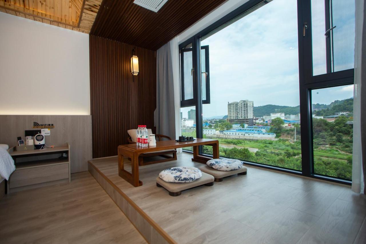 Heaven'S Gate Home Stay --Free Pick Up Service--Panoramic View Of Tianmen Mountain 장가계 외부 사진