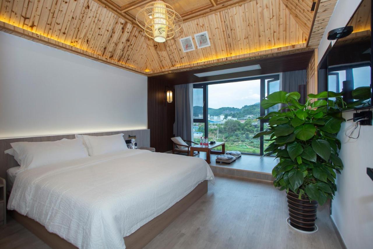 Heaven'S Gate Home Stay --Free Pick Up Service--Panoramic View Of Tianmen Mountain 장가계 외부 사진